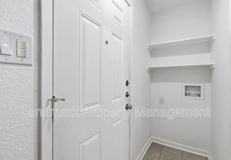 4351 Altamesa Blvd — Photo 17