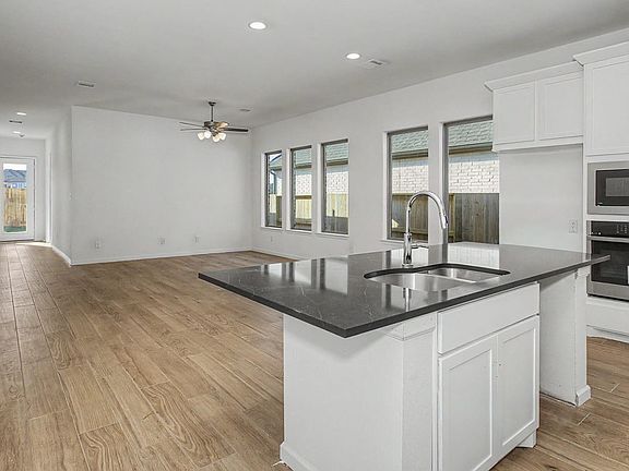 3rd image of 6038 Cottontail Ln