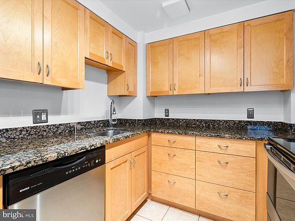 4th image of 24 Courthouse Sq APT 508