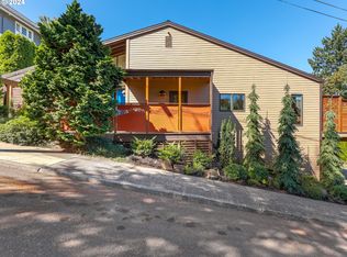 2515 SW Saint Helens Ct, Portland, OR 97201