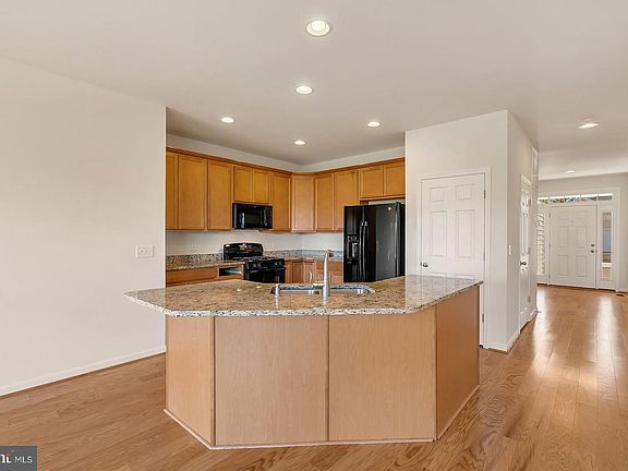 4th image of 111 Cotton Blossom Ct