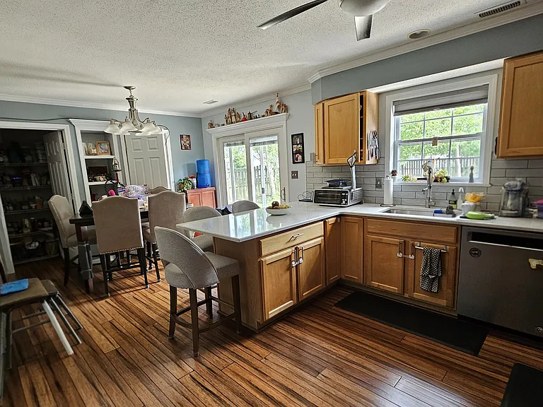 1092 Barbados Dr — Photo 6