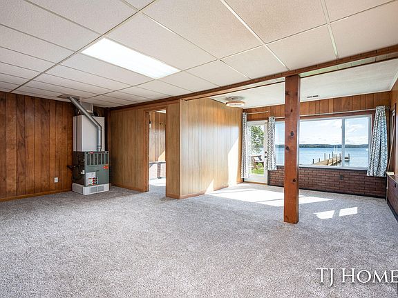 3rd image of 2375 Patterson Rd