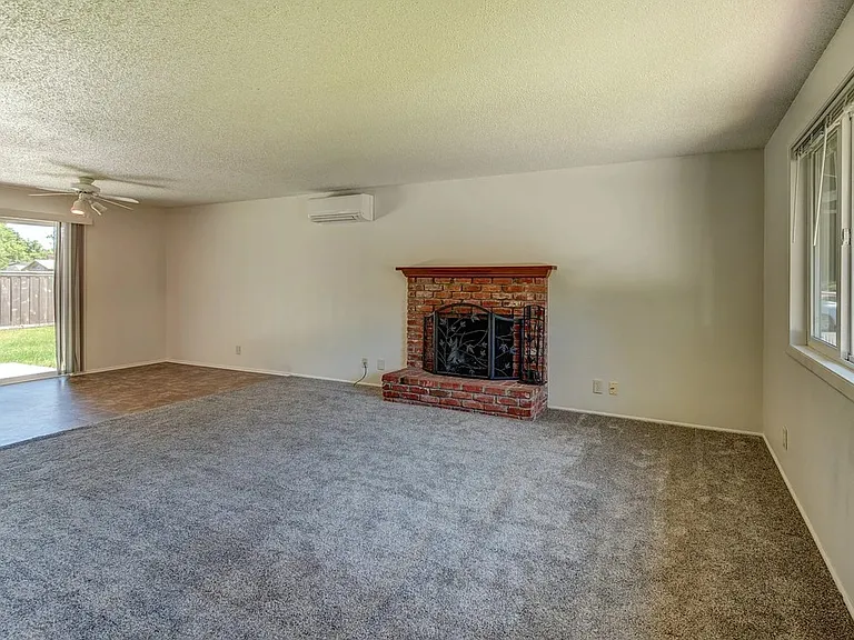 3425 Arrowhead St — Photo 6