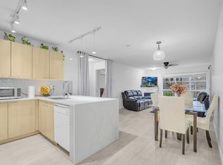 12083 92a Ave #301, Surrey, BC V3V 8C8