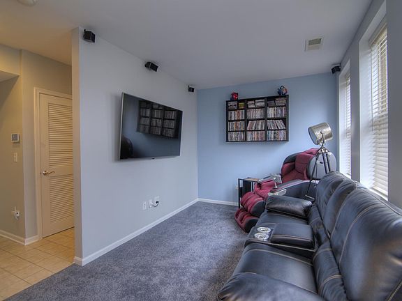 4th image of 2514 S King Dr