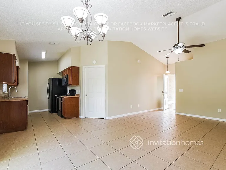2830 Chalmer St — Photo 6