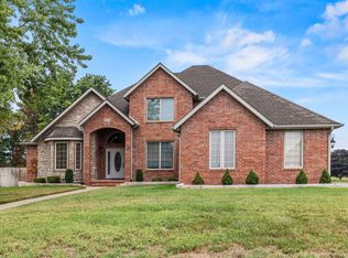 703 W Laverne Drive, Nixa, MO 65714