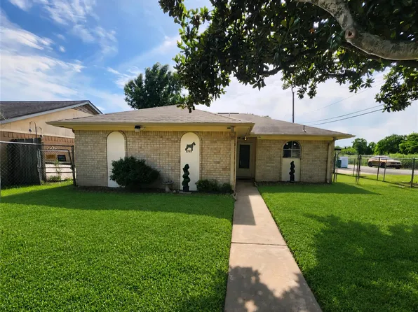 4702 Geraldine St, Seabrook, TX 77586