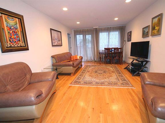 5th image of 40 W Brighton Ave APT 505