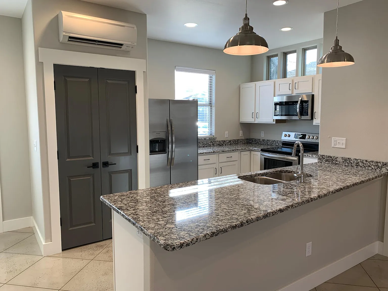 2 bed, 1.5 bath, 1100 sqft, $1,225 — Photo 2