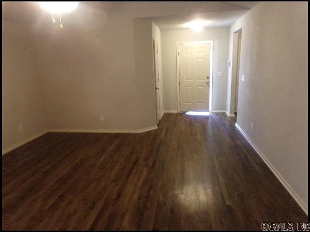 3 bed, 2.0 bath, 1510 sqft, $1,745 — Photo 2