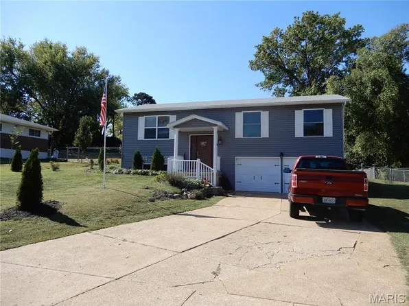 2284 Sunnyridge Dr, Arnold, MO 63010