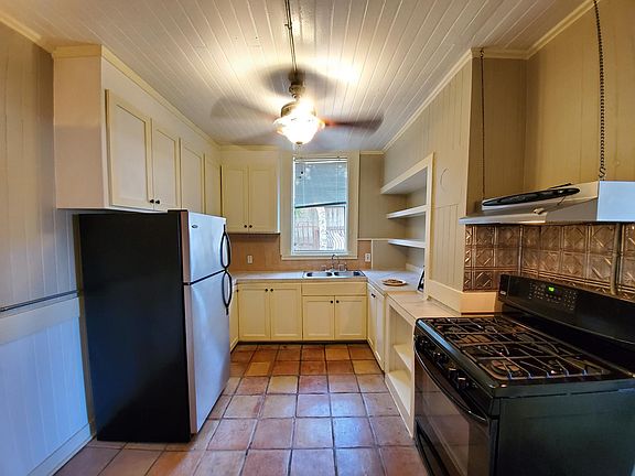 4th image of 1413 Pomona St