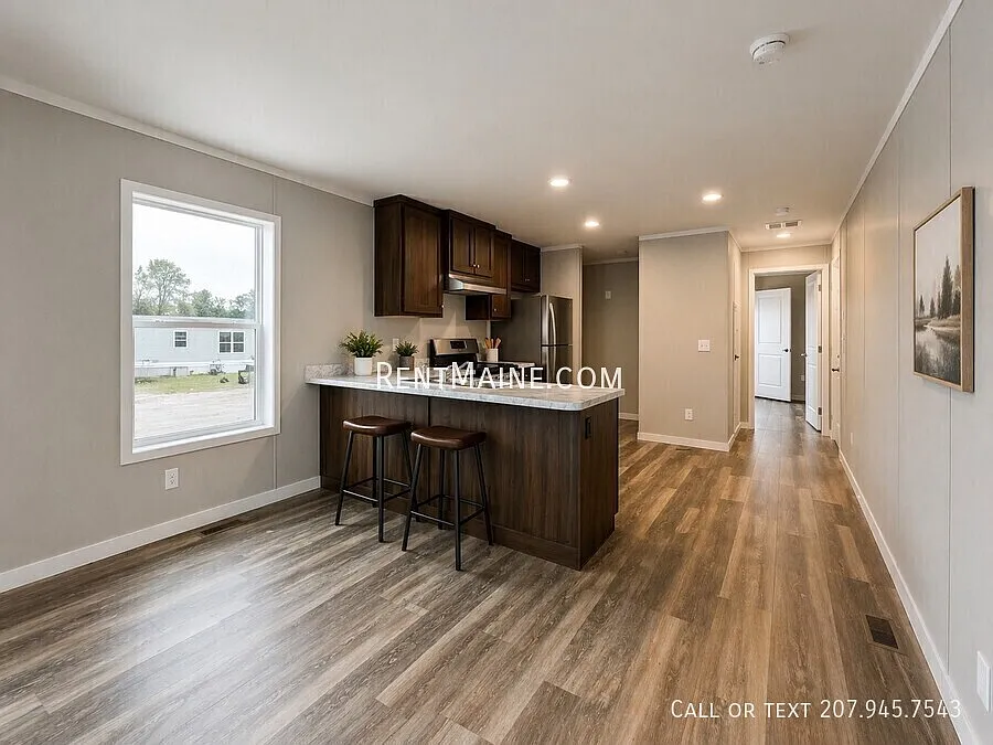 3 bed, 924 sqft, $1,525 — Photo 3