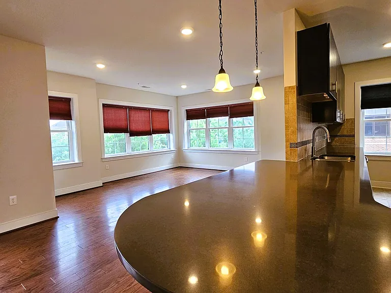 2905 Bleeker St #205 — Photo 21