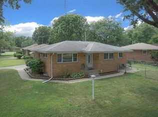 4 Monica Ct, Grandview, IL 62702