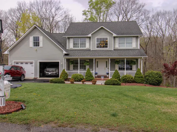 2760 Madison Ave SE, Christiansburg, VA 24073