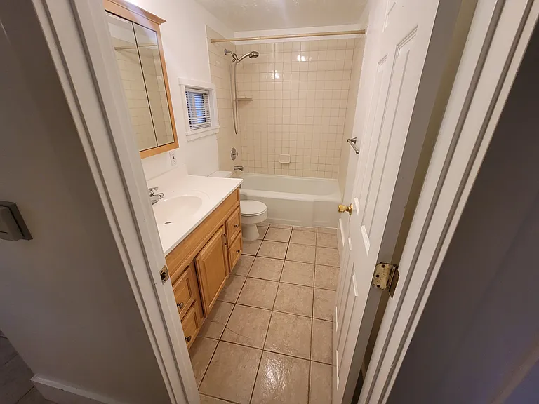 8702 S 90 E — Photo 4