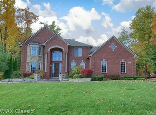 8303 Trafford Ct #9, Canton, MI 48187