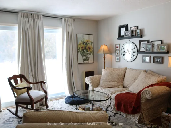 81 Laguna Pkwy #4, Ramara, ON L0K 1B0