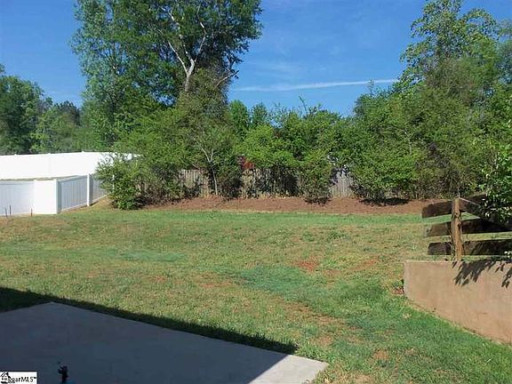 2nd image of 104 Maggie Valley Ct