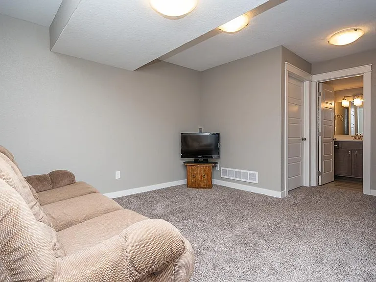 3724 Marigold Dr — Photo 21