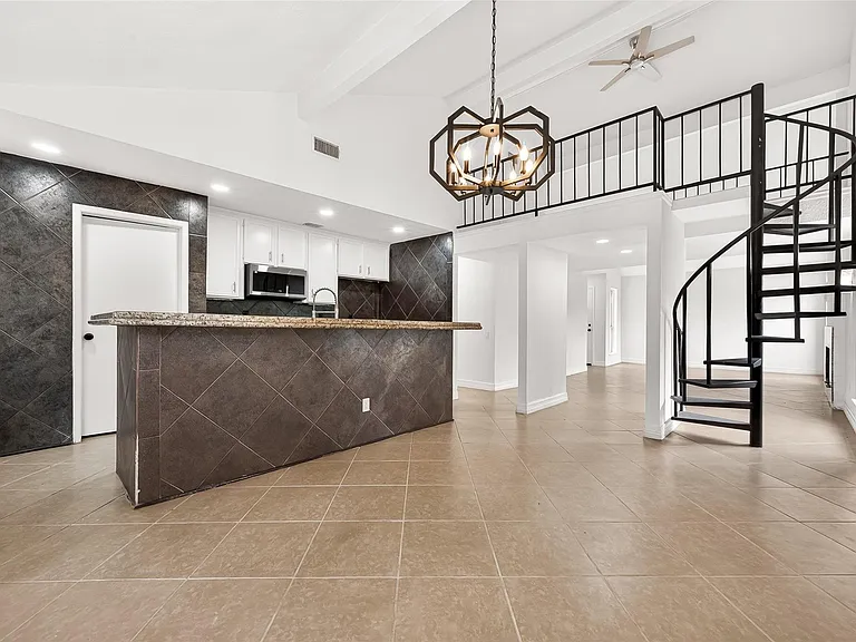 8632 Maplecrest Dr — Photo 6
