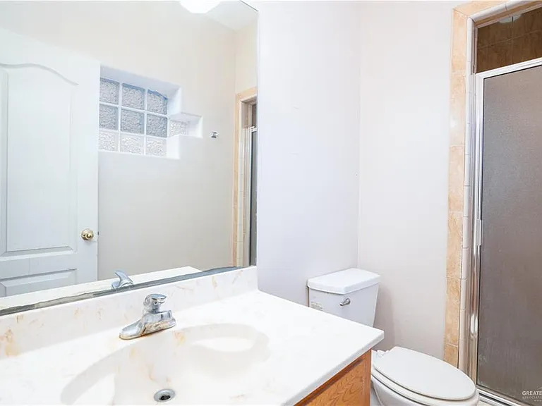 604 Buena Vista Dr #H — Photo 7