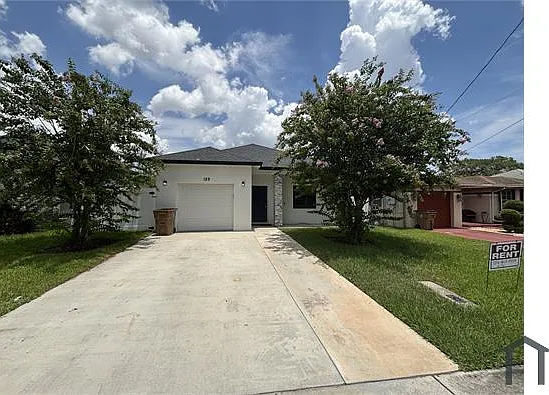 189 SW 1st Ct — Photo 1