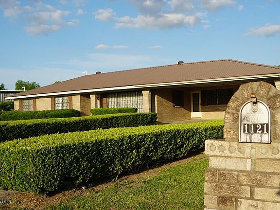 2nd image of 1121 S Martin Luther King Drive Dr