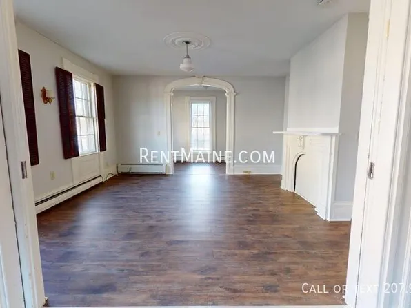 67 Pine St Suite 2, Bangor, ME 04401