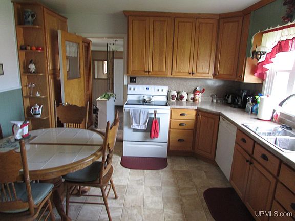 4th image of 404 Bowling Ave