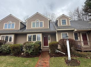 11 Birchwood Ln, Hopkinton, MA 01748