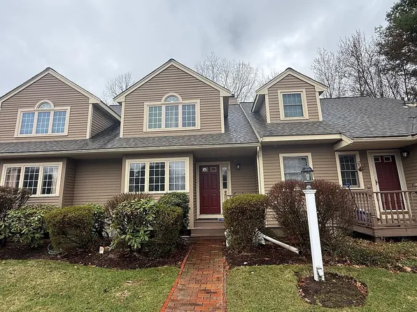 11 Birchwood Ln, Hopkinton, MA 01748