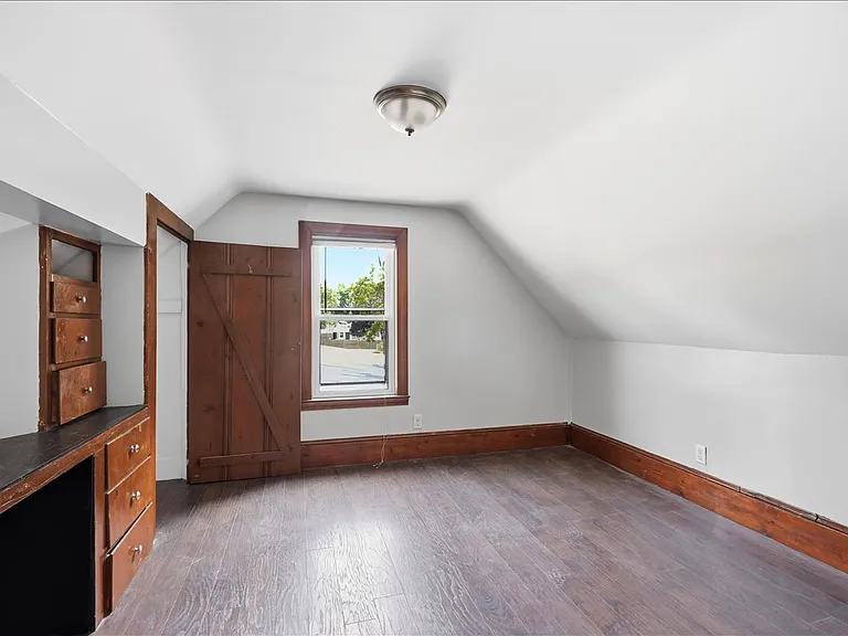352 Beulah St #1 — Photo 15