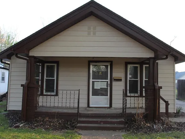 1010 W 3rd St, Iola, KS 66749