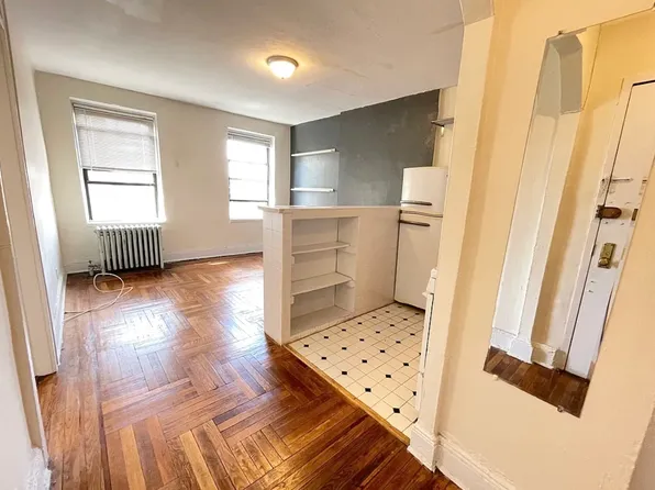 208 Saint John's Place image 1 of 9