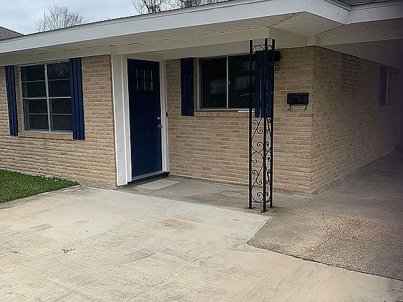 2nd image of 332 Heather St