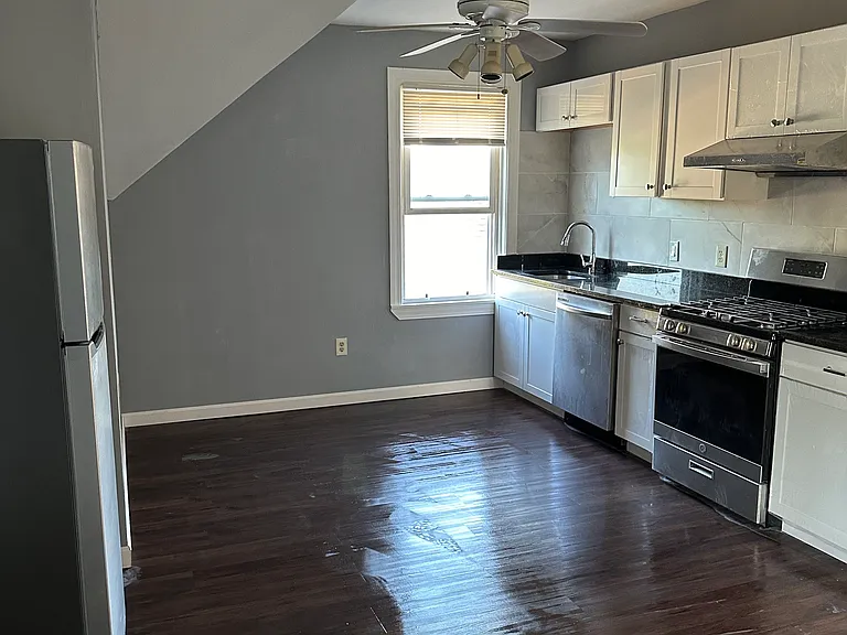 214 Pleasant St #3 — Photo 3