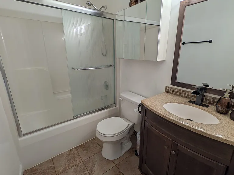 1819 Arlington Ave #1 — Photo 6