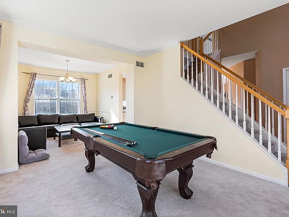 4th image of 70 N Danbury Cir