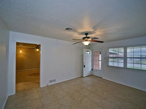 4th image of 1309 Kings Court Cir