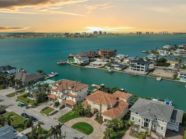 33 Sunset Bay Dr, Belleair, FL 33756