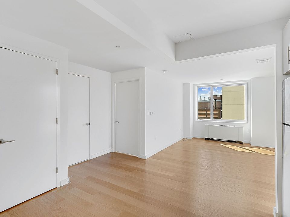 1st image of 65-70 Austin St Penthouse 2
