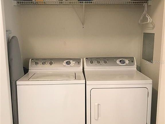 3rd image of 4024 Breakview Dr