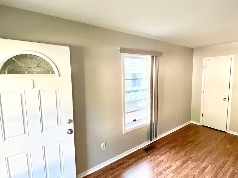 6528 Rosebelle Ave — Photo 5