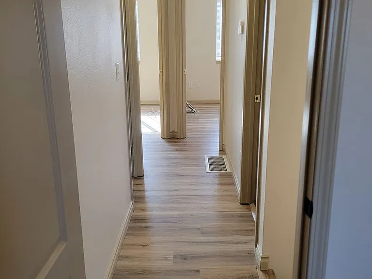 412 Alexander St NE — Photo 13