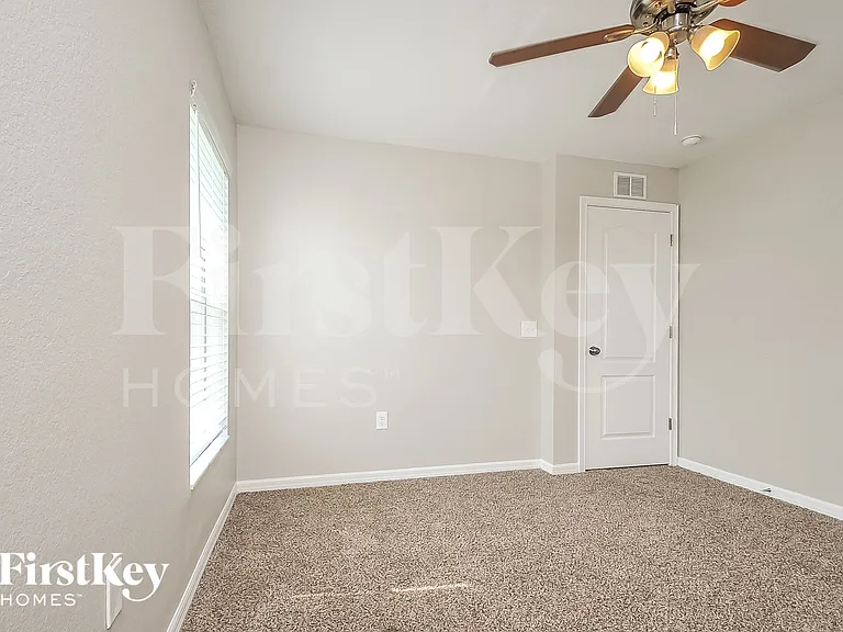 5203 Ashwood Dr — Photo 13