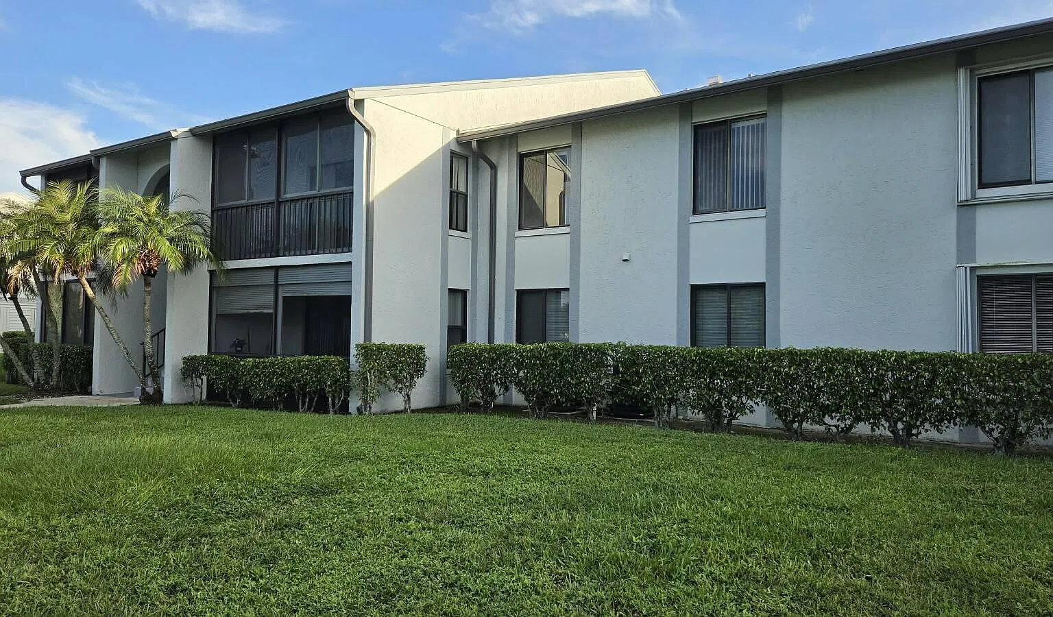 2 bed, 2.0 bath, 1111 sqft, $1,990 — Photo 2